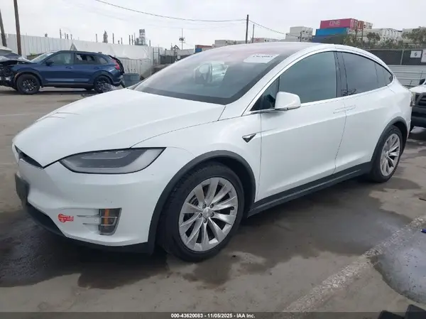 5YJXCBE26JF092035 2018 TESLA MODEL X - Image 2