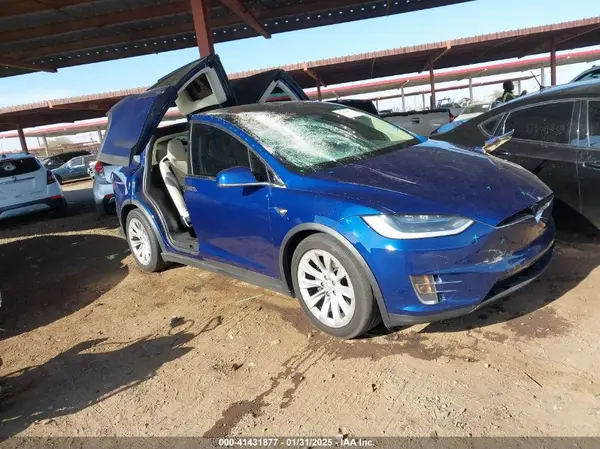 5YJXCBE26JF101879 2018 TESLA MODEL X - Image 1
