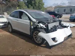 5YJXCBE26JF104667 2018 TESLA MODEL X
