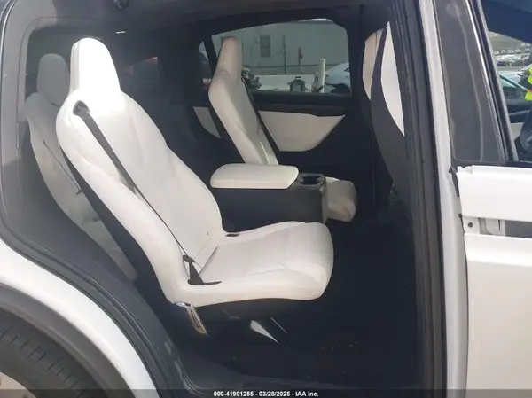 5YJXCBE26JF104667 2018 TESLA MODEL X - Image 8