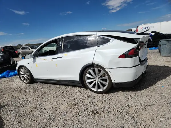 5YJXCBE26JF109304 2018 TESLA MODEL X - Image 2