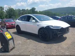 5YJXCBE26JF112770 2018 TESLA MODEL X