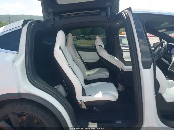 5YJXCBE26JF112770 2018 TESLA MODEL X - Image 8