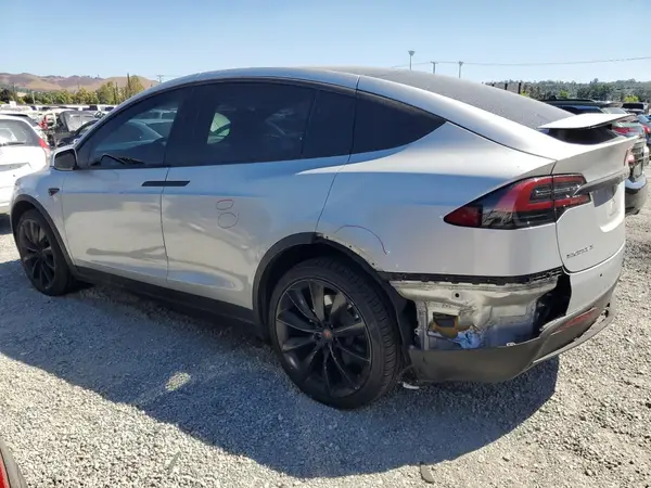 5YJXCBE26JF120058 2018 TESLA MODEL X - Image 2