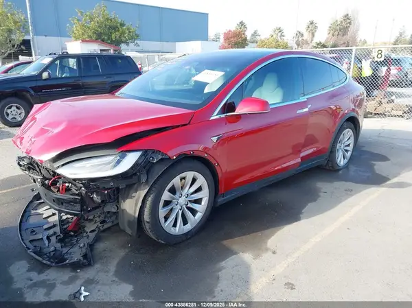 5YJXCBE26JF121310 2018 TESLA MODEL X - Image 2