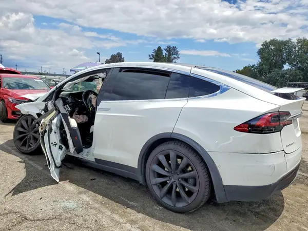 5YJXCBE26JF137362 2018 TESLA MODEL X - Image 2