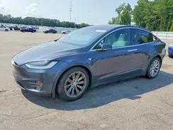 5YJXCBE26JF137717 2018 TESLA MODEL X