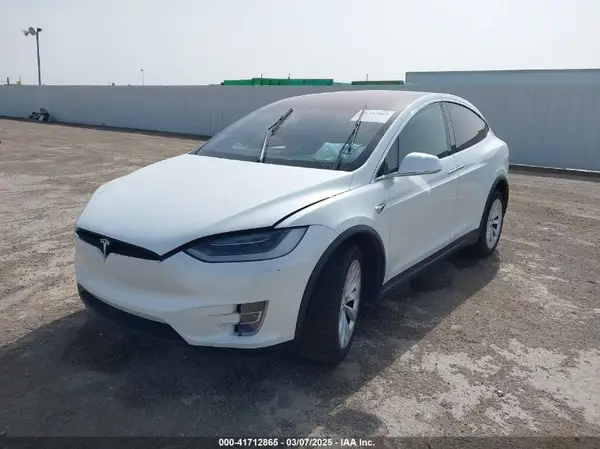 5YJXCBE26JF140049 2018 TESLA MODEL X - Image 2