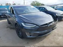 5YJXCBE26JF140293 2018 TESLA MODEL X