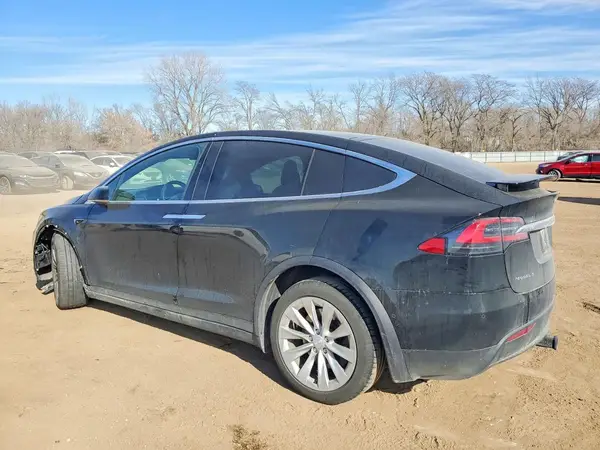 5YJXCBE26KF152980 2019 TESLA MODEL X - Image 2