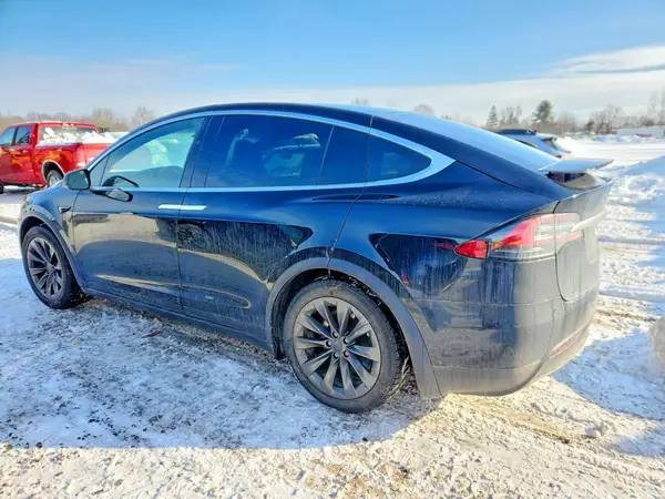 5YJXCBE26KF160738 2019 TESLA MODEL X - Image 2