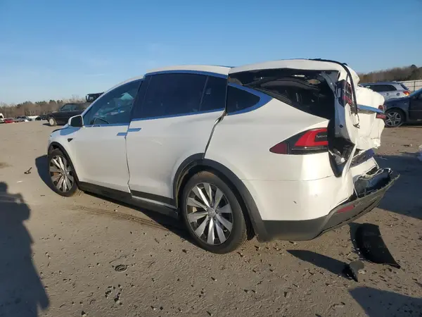 5YJXCBE26KF163039 2019 TESLA MODEL X - Image 2