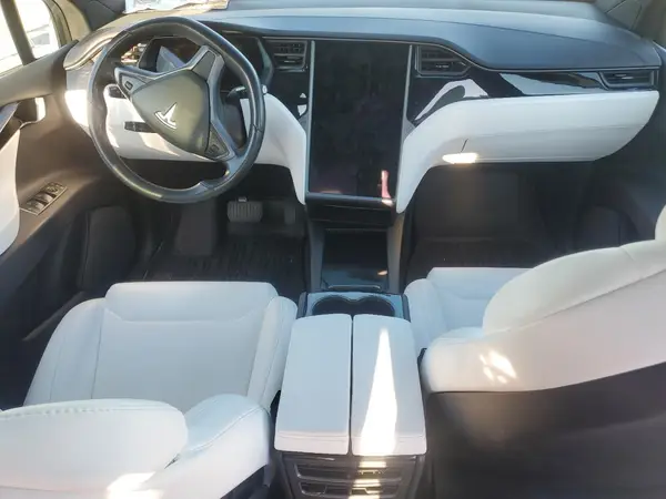 5YJXCBE26KF163039 2019 TESLA MODEL X - Image 8