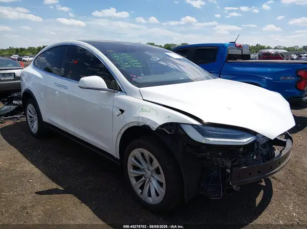 5YJXCBE26LF233365 2020 TESLA MODEL X - Image 1