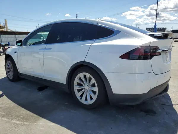 5YJXCBE26LF249971 2020 TESLA MODEL X - Image 2
