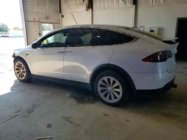 5YJXCBE26LF271923 2020 TESLA MODEL X - Image 2