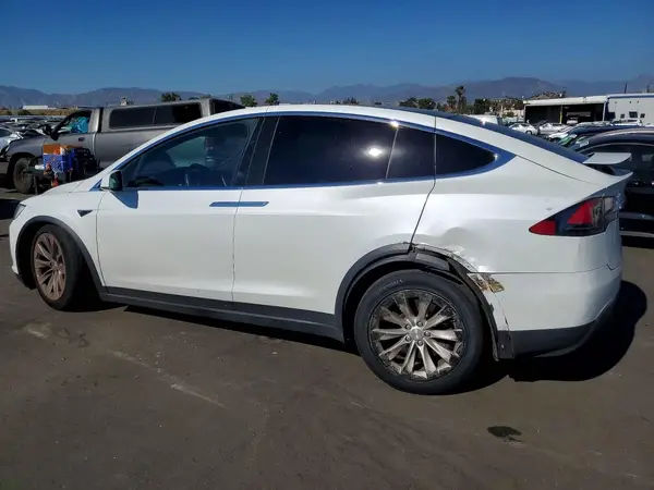 5YJXCBE26LF272182 2020 TESLA MODEL X - Image 2