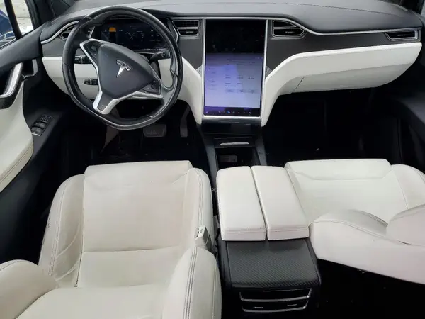 5YJXCBE27GF030975 2016 TESLA MODEL X - Image 8