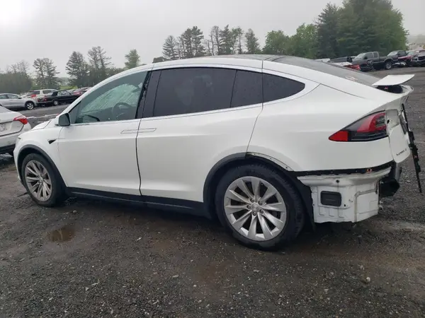5YJXCBE27HF028211 2017 TESLA MODEL X - Image 2