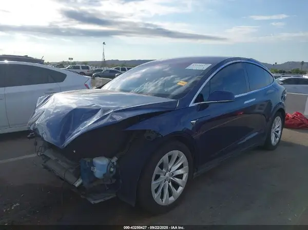 5YJXCBE27HF043615 2017 TESLA MODEL X - Image 2