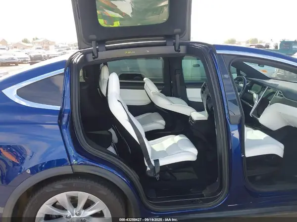 5YJXCBE27HF043615 2017 TESLA MODEL X - Image 8