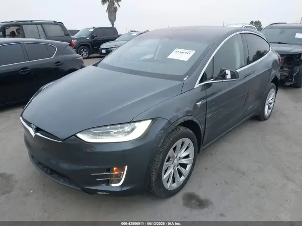 5YJXCBE27HF050421 2017 TESLA MODEL X - Image 2