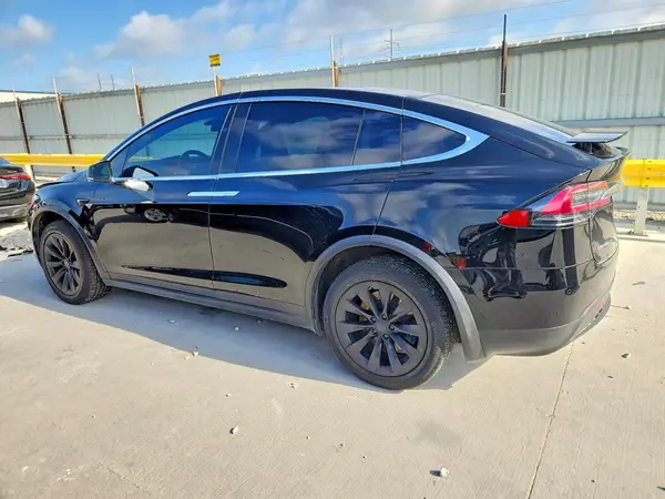 5YJXCBE27HF051309 2017 TESLA MODEL X - Image 2