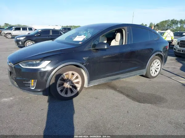 5YJXCBE27HF060964 2017 TESLA MODEL X - Image 2