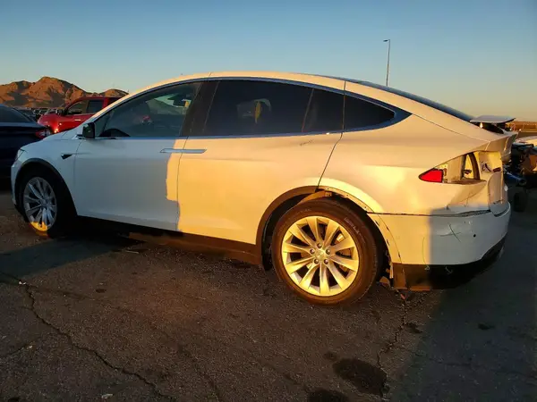 5YJXCBE27HF065100 2017 TESLA MODEL X - Image 2