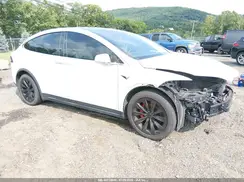 5YJXCBE27HF066196 2017 TESLA MODEL X