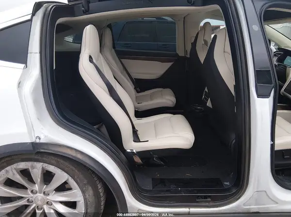 5YJXCBE27HF071169 2017 TESLA MODEL X - Image 8
