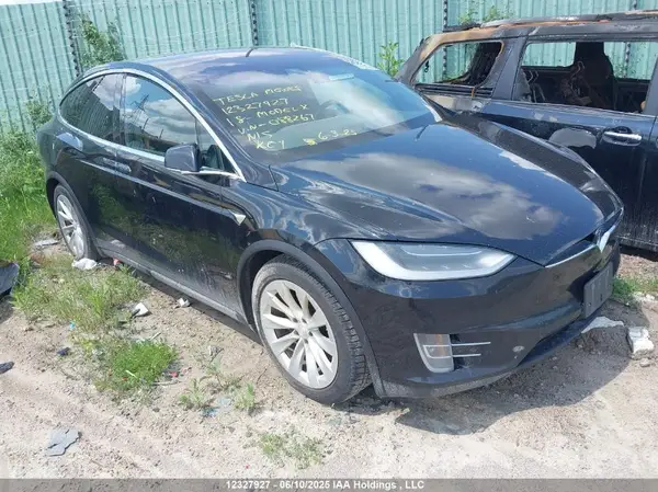 5YJXCBE27JF088267 2018 TESLA MODEL X - Image 1