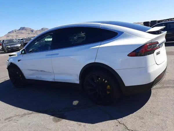 5YJXCBE27JF089242 2018 TESLA MODEL X - Image 2