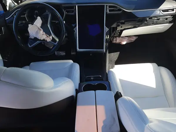 5YJXCBE27JF089242 2018 TESLA MODEL X - Image 8