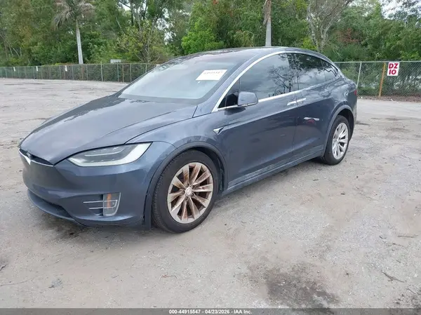 5YJXCBE27JF089905 2018 TESLA MODEL X - Image 2