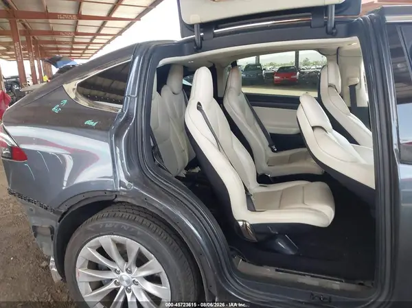 5YJXCBE27JF102233 2018 TESLA MODEL X - Image 8