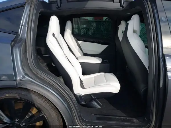 5YJXCBE27JF102247 2018 TESLA MODEL X - Image 8