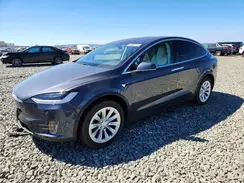 5YJXCBE27JF110302 2018 TESLA MODEL X