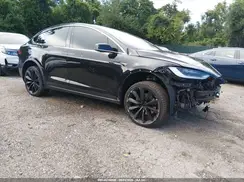 5YJXCBE27JF113216 2018 TESLA MODEL X