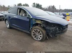 5YJXCBE27JF115385 2018 TESLA MODEL X