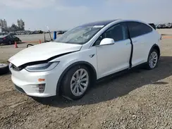 5YJXCBE27JF121042 2018 TESLA MODEL X