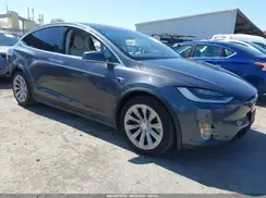 5YJXCBE27JF129657 2018 TESLA MODEL X