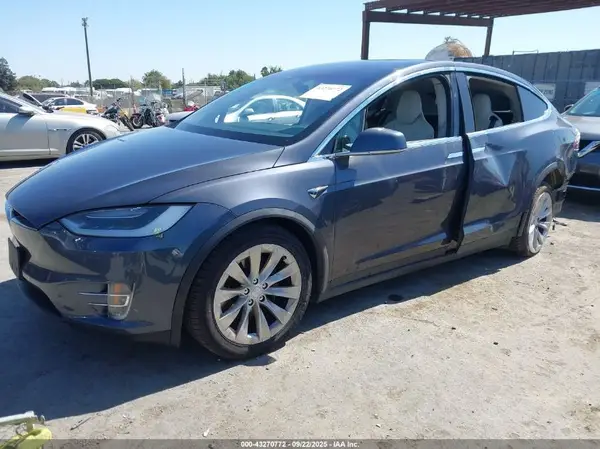 5YJXCBE27JF129657 2018 TESLA MODEL X - Image 2