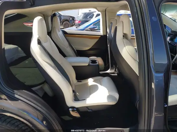 5YJXCBE27JF129657 2018 TESLA MODEL X - Image 8