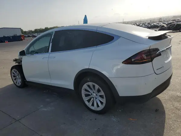 5YJXCBE28GF015658 2016 TESLA MODEL X - Image 2