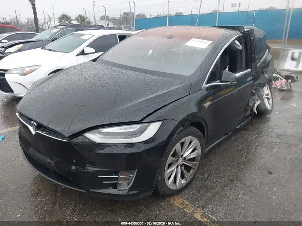 5YJXCBE28GF017426 2016 TESLA MODEL X - Image 2
