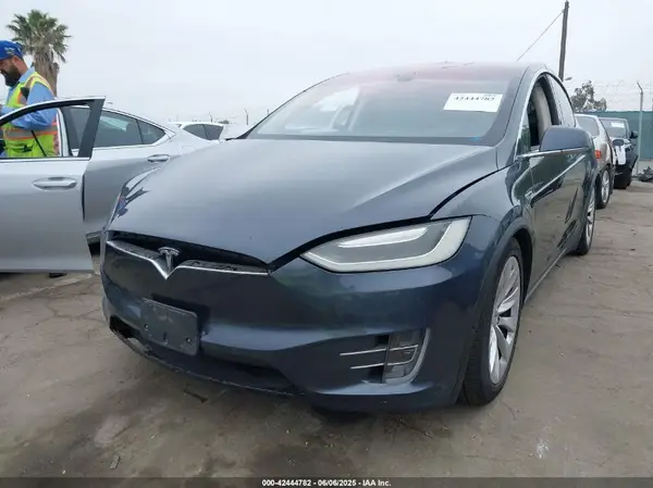 5YJXCBE28GF019371 2016 TESLA MODEL X - Image 2