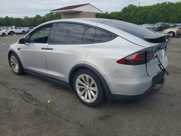 5YJXCBE28HF035121 2017 TESLA MODEL X - Image 2