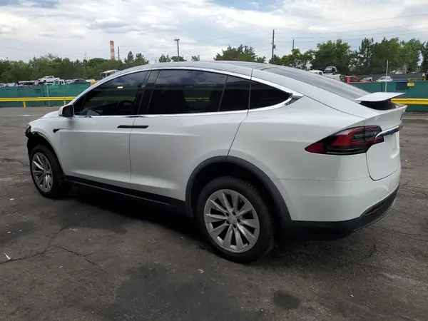 5YJXCBE28HF043638 2017 TESLA MODEL X - Image 2