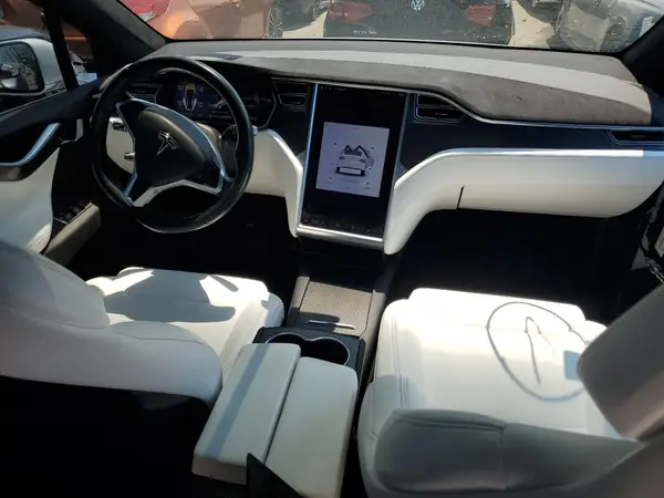 5YJXCBE28HF043638 2017 TESLA MODEL X - Image 8